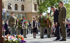 Za Armádu České republiky přijel uctít památku náčelník Generálního štábu Armády ČR, dnes již armádní generál  Josef Bečvář.