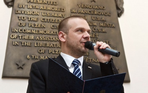 První náměstek primátora Martin Baxa při proslovu.
