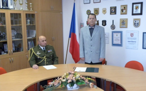 "Tak slibuji" zaznělo po přečtení slavnostního slibu od Ing. Antona Krumpála.
