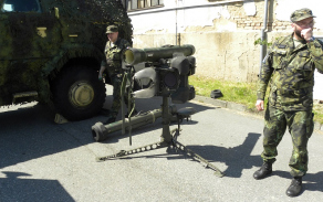 Ukázka přenosného protiletadlového raketového systému RBS-70.