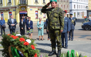 Příslušník pěší roty Aktivních záloh KVV Plzeň rotný Pavel Šešulka.