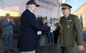 Mezi oceněnými byli i zahraniční veteráni.