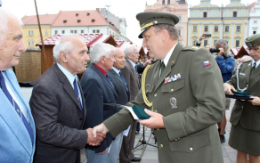 Předání medaile KVV Plzeň.