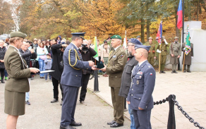 Medaili KVV převzal předseda Sdružení válečných veteránů(SVV) Plzeňského kraje major v záloze Miroslav Charvát.