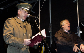 Rozkaz k předání ocenění přečetl praporčík Jaroslav Tlsták.
