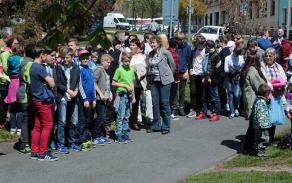 Občané a žáci Základní školy v Tachově.